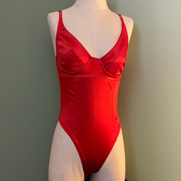 Red bodysuit - Picture 1 of 5